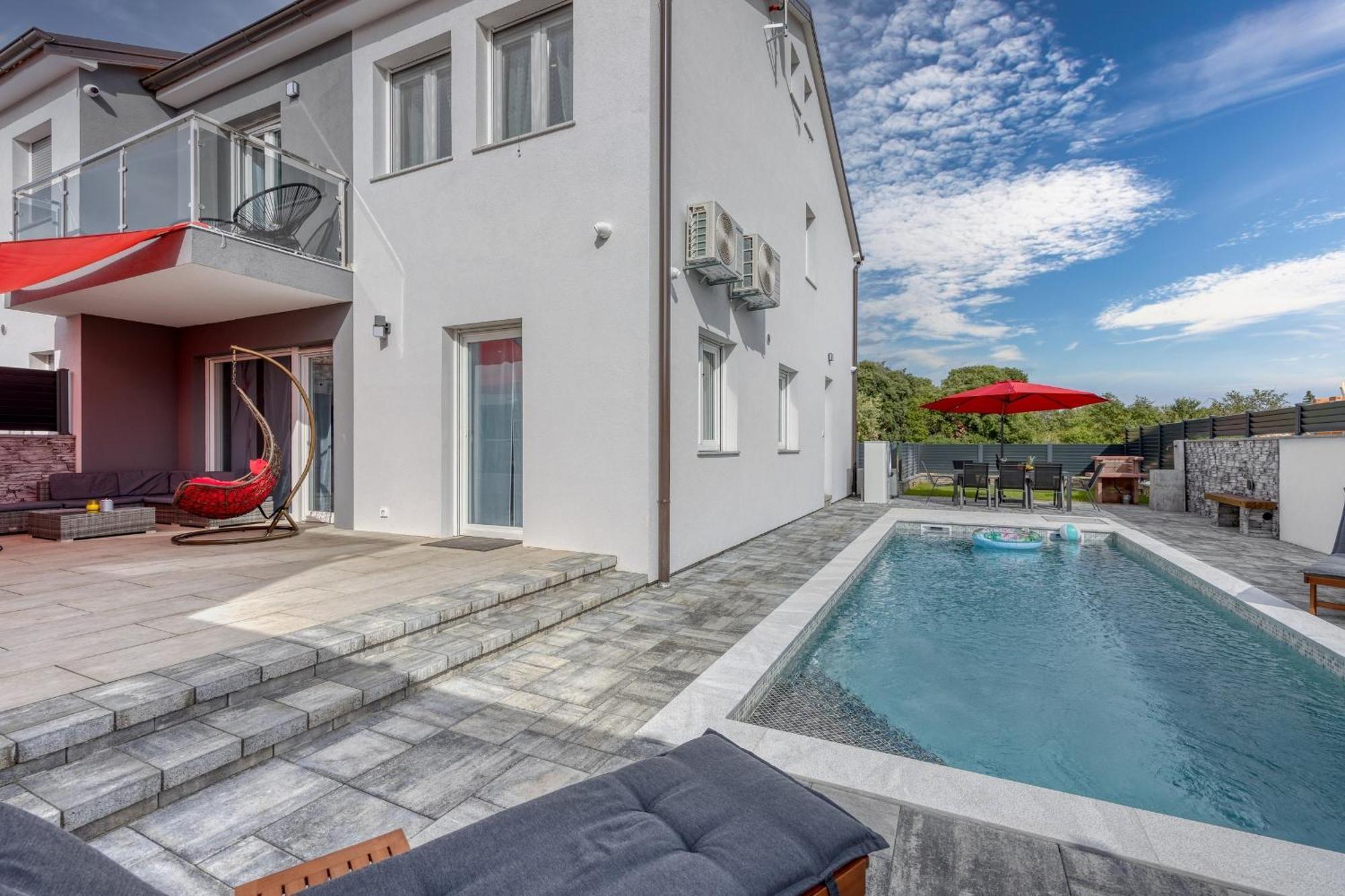 Villa Paansa *