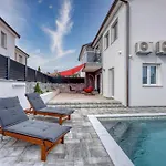 Villa Paansa